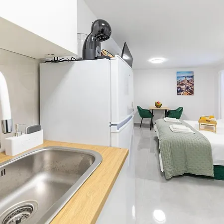 Lux 19 Apartment Split